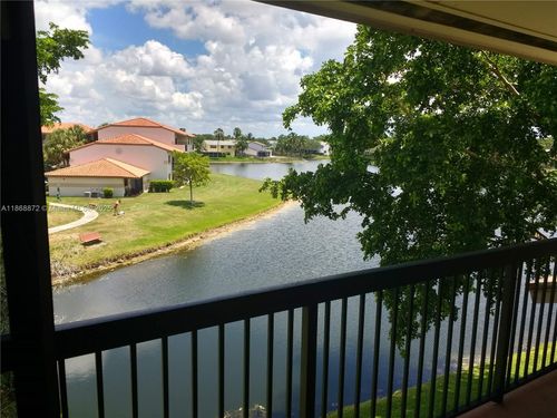 9837-9837 Nob Hill Ct, Sunrise, FL, 33351-4604 | Card Image