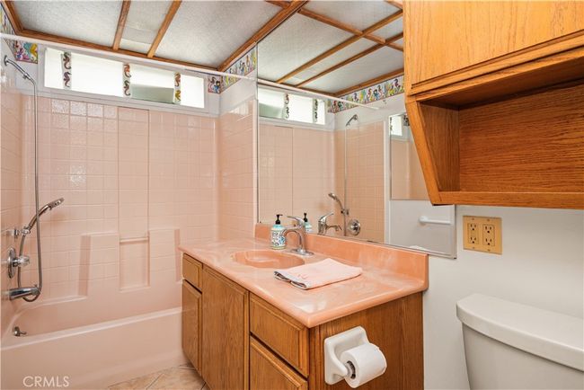 Bathroom 2 | Image 33