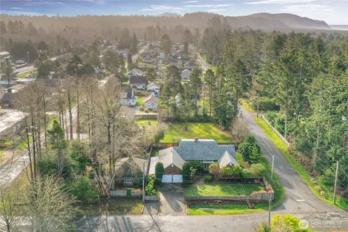 1108 37th Pl, Seaview, WA, 98644-2027 | Card Image
