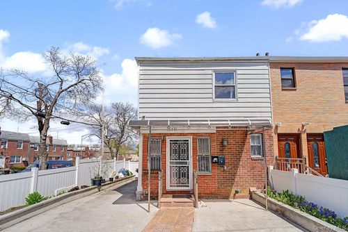 15001 Reeves Avenue, New York, NY, 11367 | Card Image