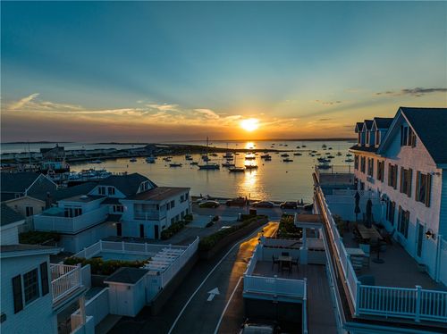 w301-38 Larkin Sq, Westerly, RI, 02891 | Card Image