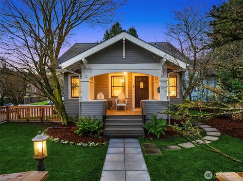 749 N 96th St, Seattle, WA, 98103-3116 | Card Image