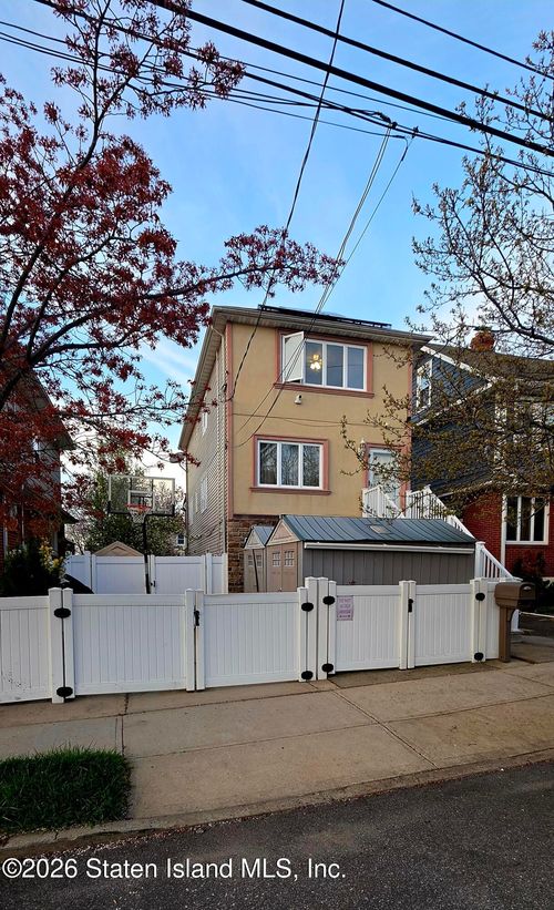 35 Ronald Ave, Staten Island, NY, 10303-2644 | Card Image
