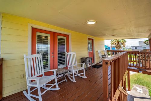 411 Olive St, Surfside Beach, TX, 77541-9560 | Card Image