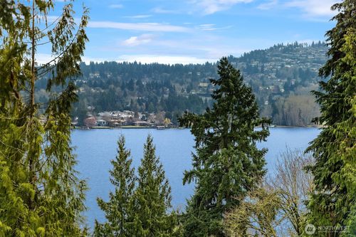 4429 E Mercer Way, Mercer Island, WA, 98040-3827 | Card Image