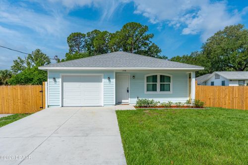 1598 Montgomery Ave, Daytona Beach, FL, 32117-2026 | Card Image