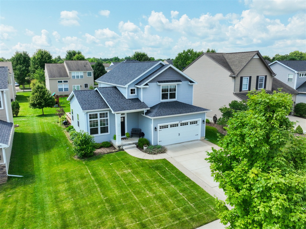 Hickory Bluff Ln, Chelsea, MI 48118