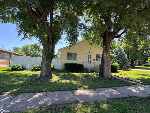 927 Drake Ave, Centerville, IA, 52544-2620 | Card Image