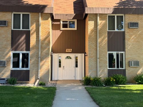 723 15th Ave Ne, ABERDEEN, SD, 57401-2135 | Card Image