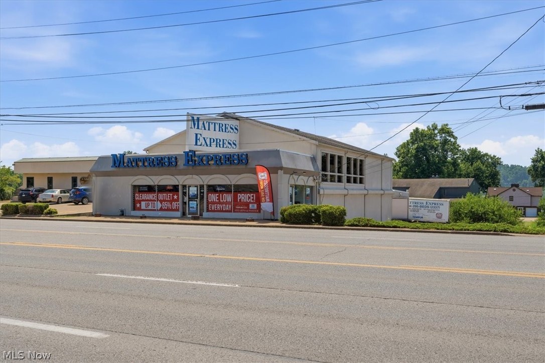 1327 Grand Central Ave, Vienna, WV 26105