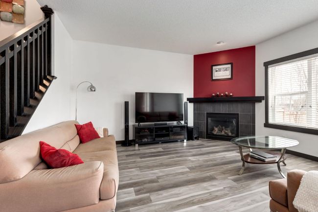 263 Silverado Plains Close Sw, Home with 3 bedrooms, 2 bathrooms and 4 parking in Calgary AB | Image 5