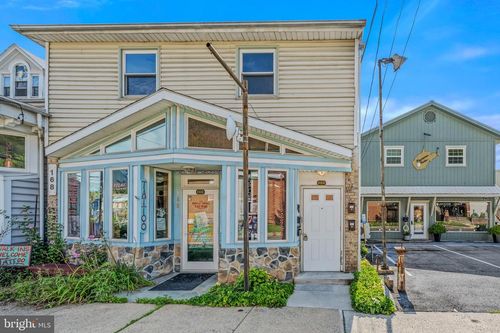 200-168 N Washington St, BERKELEY SPRINGS, WV, 25411-1590 | Card Image