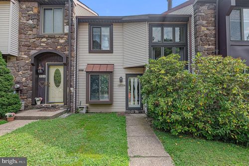303 Milford Ct, NEWTOWN, PA, 18940-1752 | Card Image