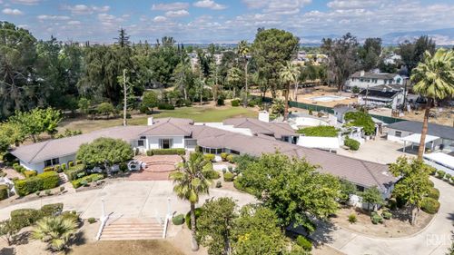 1942 Terrace Way, Bakersfield, CA, 93304-3514 | Card Image