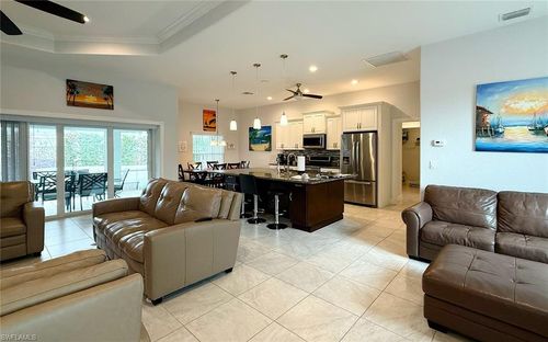 131 S Bahama Ave, MARCO ISLAND, FL, 34145-5117 | Card Image