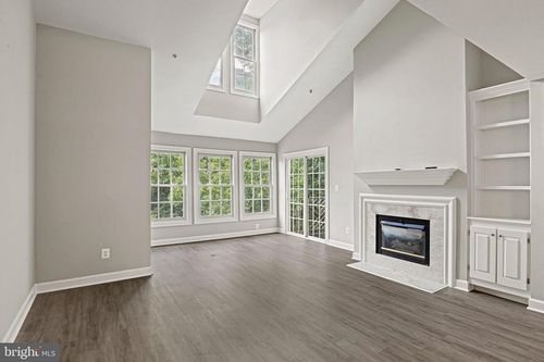 apt-112a-12217 Fairfield House Dr, FAIRFAX, VA, 22033-3939 | Card Image