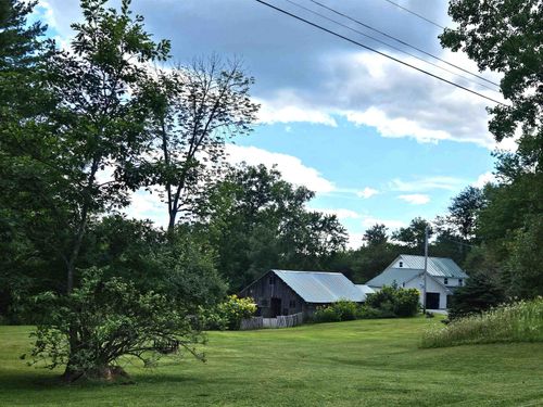 40 Carousel Ct, White River Junction, VT, 05001-9587 | Card Image
