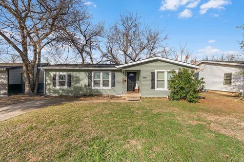 6651 Onyx Dr N, North Richland Hills, TX, 76180-8751 | Card Image