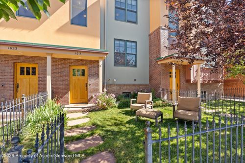 1017 Main St, Carbondale, CO, 81623-1843 | Card Image