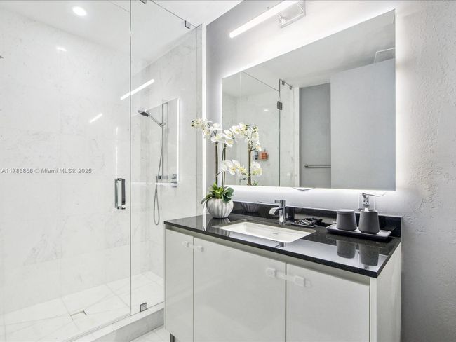APT-5505 - 18555 Collins Ave, Condo with 3 bedrooms, 5 bathrooms and null parking in Sunny Isles Beach FL | Image 30
