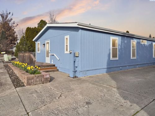 112 Nw Glenhaven Dr, Pullman, WA, 99163-2869 | Card Image