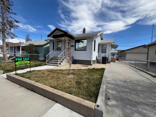 807 Center St, Rock Springs, WY, 82901-5904 | Card Image