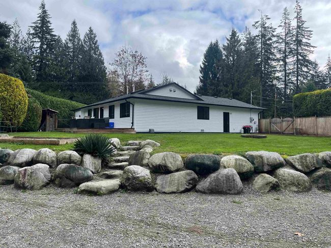 27171 112 Ave, House other with 3 bedrooms, 2 bathrooms and 9 parking in Maple Ridge BC | Image 24