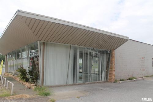 1308 W Main St, Carbondale, IL, 62901-2282 | Card Image