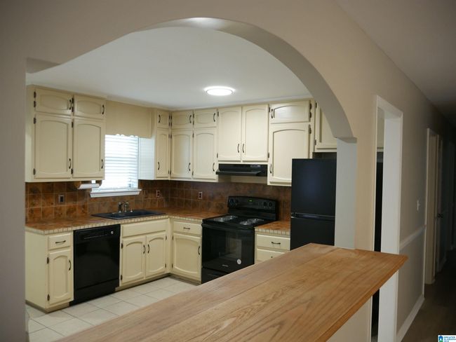 908 Birch St, House other with 3 bedrooms, 2 bathrooms and null parking in MOODY AL | Image 5