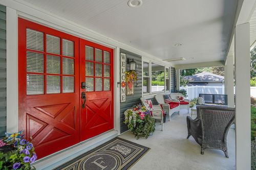 130 Parkside Ave, Miller Place, NY, 11764-3120 | Card Image