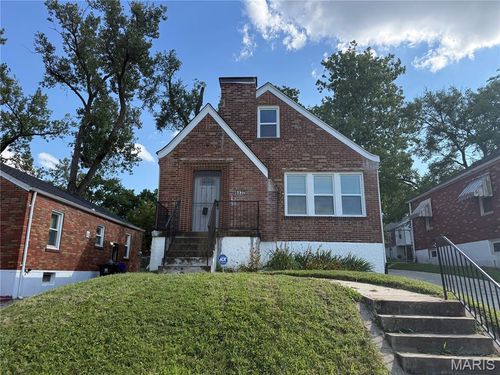 6832 Julian Ave, University City, MO, 63130-1902 | Card Image