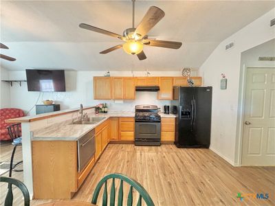 101 N 13th Street, House other with 2 bedrooms, 2 bathrooms and null parking in Seadrift TX | Image 3