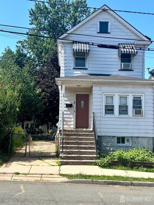 76 May St, New Brunswick, NJ, 08901-3324 | Card Image