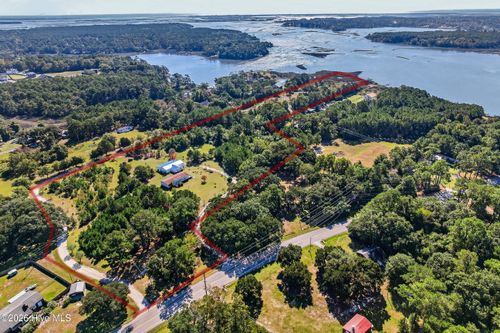 107 Ray Ln, Swansboro, NC, 28584-8399 | Card Image