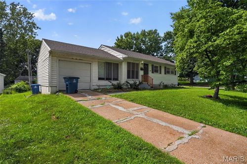 10616 Dunkeld Cir, Saint Louis, MO, 63137-3809 | Card Image