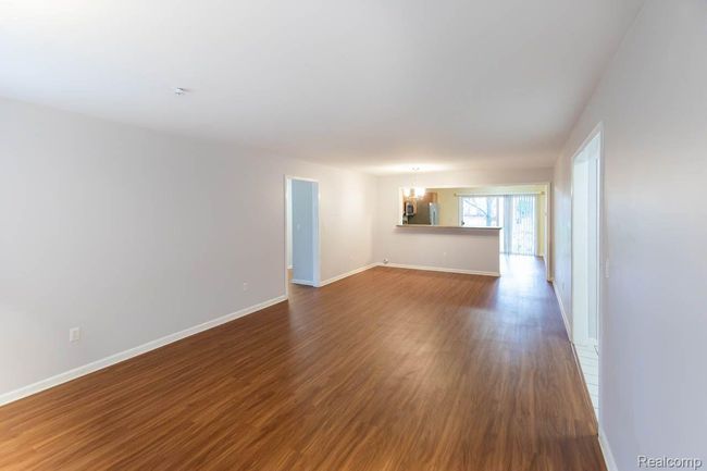 28460 Carlton Way Dr, Condo with 2 bedrooms, 2 bathrooms and null parking in Novi MI | Image 12