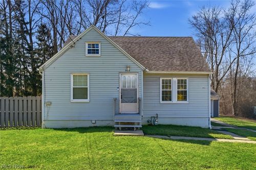 9614 Ravenna Rd, Twinsburg, OH, 44087-2134 | Card Image