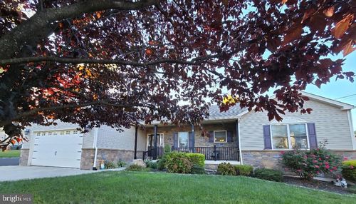 1700 Colonial Dr, FEASTERVILLE TREVOSE, PA, 19053-4257 | Card Image