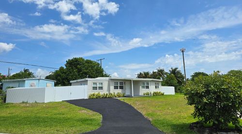 591 Seagrape Rd, Lantana, FL, 33462-5951 | Card Image