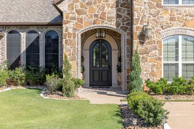 8798 Queens Court, House other with 5 bedrooms, 5 bathrooms and null parking in College Station TX | Image 2