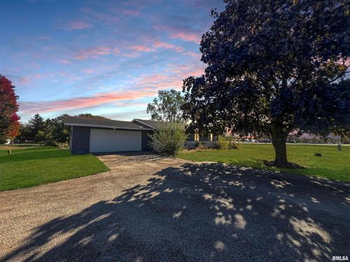 312 S 4th St, Dunlap, IL, 61525-8043 | Card Image