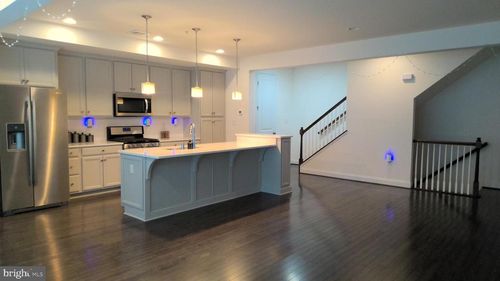 214 Mayer Pl, LANCASTER, PA, 17601-3977 | Card Image