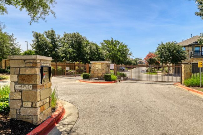 Gate, and entry | Image 19
