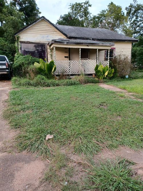 1106 W Milam St, Wharton, TX, 77488-4834 | Card Image