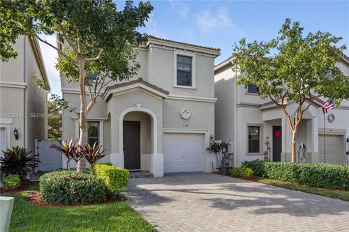 658 Ne 193rd Ter, Miami, FL, 33179-3982 | Card Image