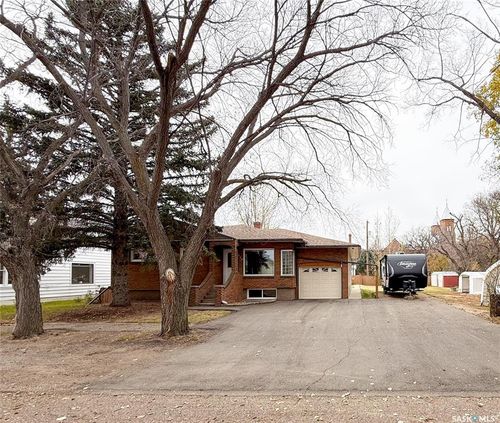 220 1st St W, Ponteix, SK, S0N0E1 | Card Image