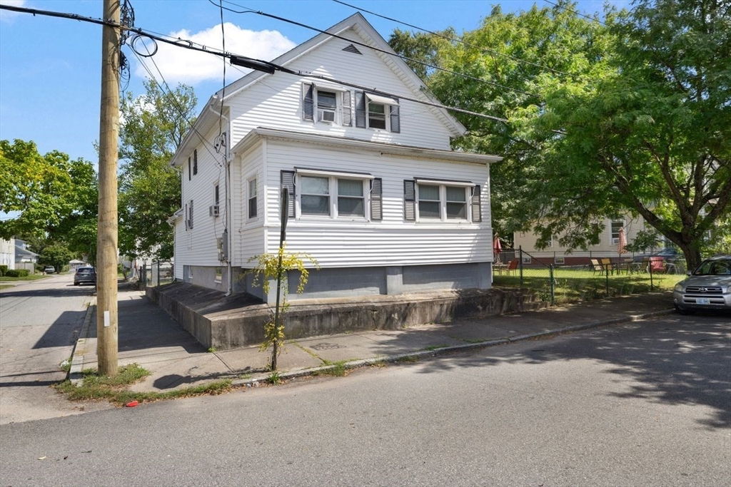 Princess Ave, Cranston, RI 02920