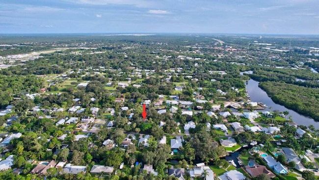 576 Sw Rustic Cir, House other with 3 bedrooms, 2 bathrooms and null parking in Stuart FL | Image 6