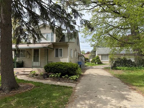 4124 Jackson St, Dearborn Heights, MI, 48125-3010 | Card Image