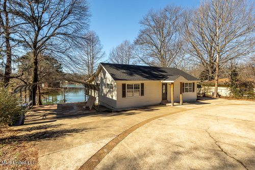 387 Black Bear Cv, Hernando, MS, 38632-4336 | Card Image